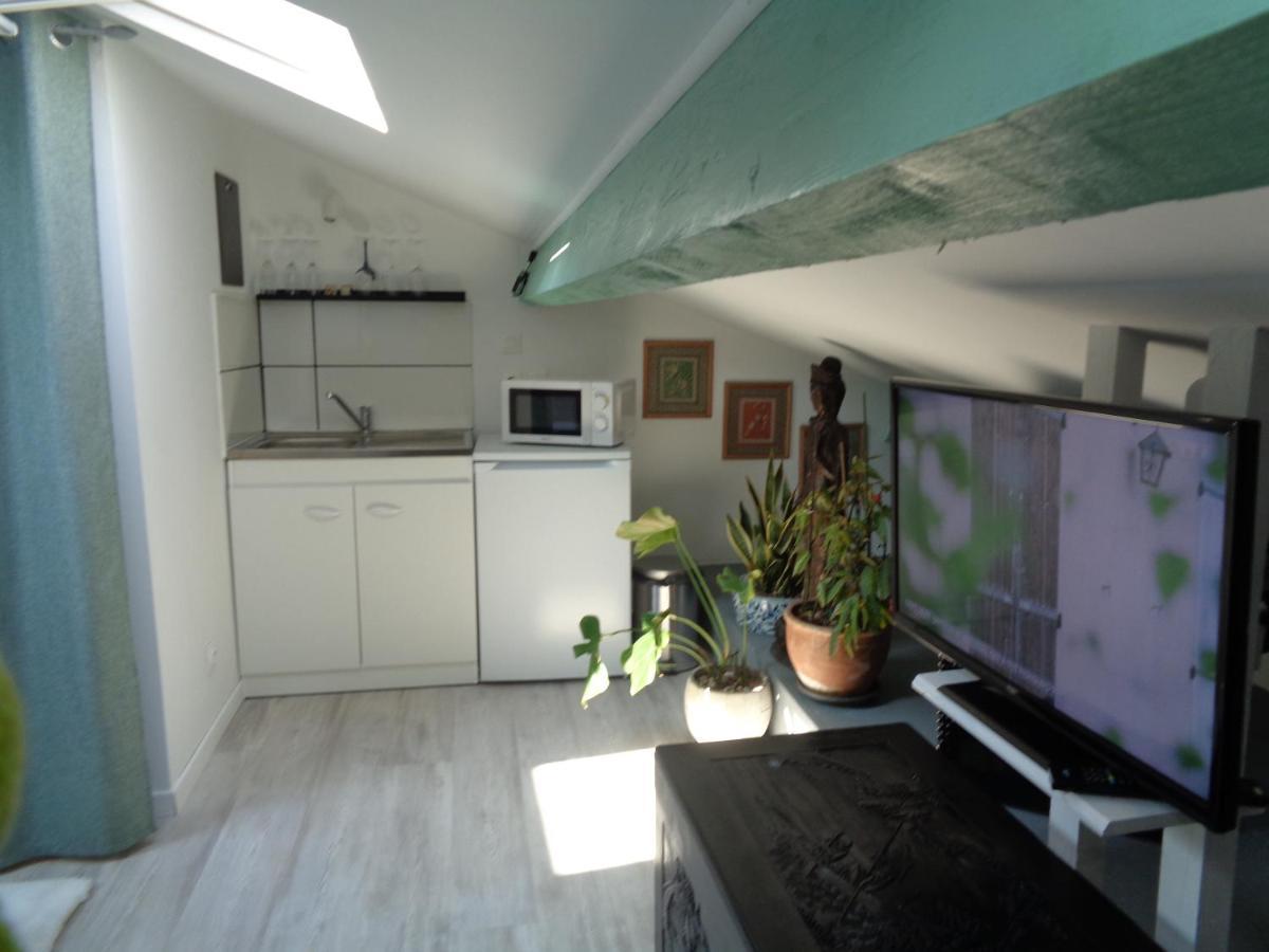 Apartment 34